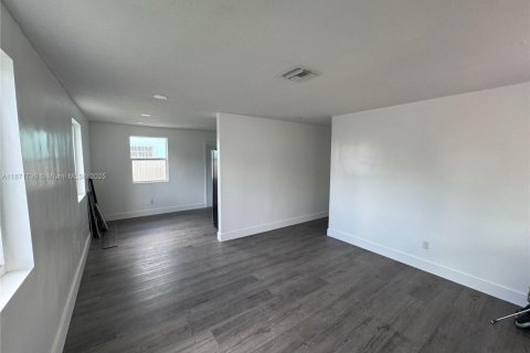 Купить виллу или дом в Хайалиа, Флорида 3 спальни, 92.9м2, № 1921872 - фото 11