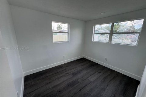 Купить виллу или дом в Хайалиа, Флорида 3 спальни, 92.9м2, № 1921872 - фото 12