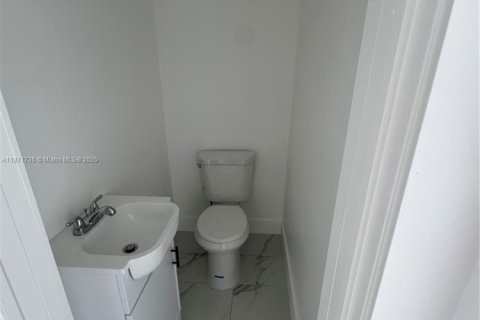 Купить виллу или дом в Хайалиа, Флорида 3 спальни, 92.9м2, № 1921872 - фото 16