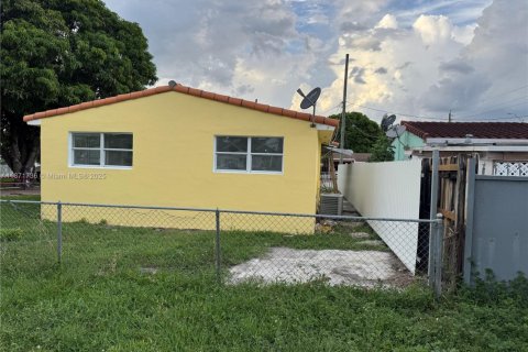 Купить виллу или дом в Хайалиа, Флорида 3 спальни, 92.9м2, № 1921872 - фото 3