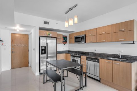 Купить кондоминиум в Майами, Флорида 1 спальня, 65.4м2, № 2049855 - фото 11