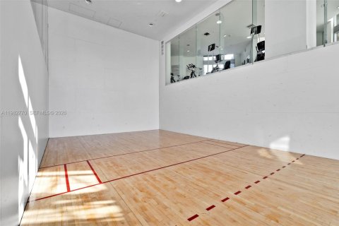 Купить кондоминиум в Майами, Флорида 1 спальня, 65.4м2, № 2049855 - фото 22