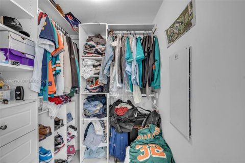 Купить кондоминиум в Майами, Флорида 1 спальня, 65.4м2, № 2049855 - фото 28