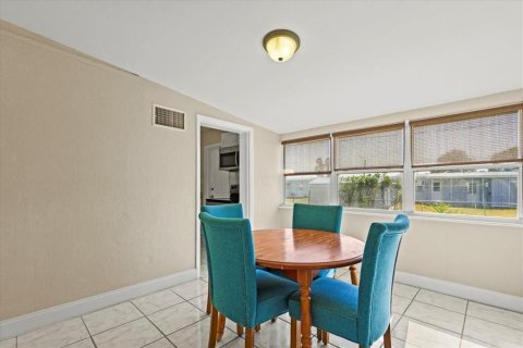 Casa en venta en Port Charlotte, Florida, 3 dormitorios, 82.5 m2 № 1574161 - foto 13