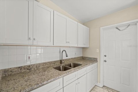 Casa en venta en Port Charlotte, Florida, 3 dormitorios, 82.5 m2 № 1574161 - foto 11