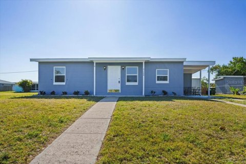 Casa en venta en Port Charlotte, Florida, 3 dormitorios, 82.5 m2 № 1574161 - foto 1