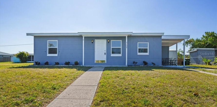 Casa en Port Charlotte, Florida 3 dormitorios, 82.5 m2 № 1574161