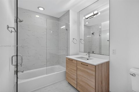 Copropriété à vendre à North Miami Beach, Floride: 3 chambres, 153.1 m2 № 2267625 - photo 21