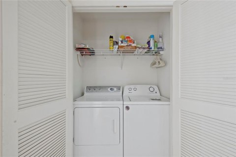 Купить виллу или дом в Лейк-Уэльс, Флорида 7 комнат, 239.13м2, № 2198844 - фото 26