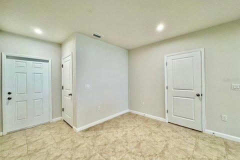 Villa ou maison à louer à New Port Richey, Floride: 3 chambres, 133.78 m2 № 2437280 - photo 4