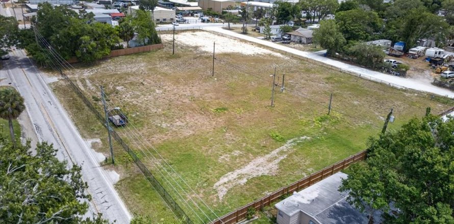 Terreno en New Port Richey, Florida № 2131692