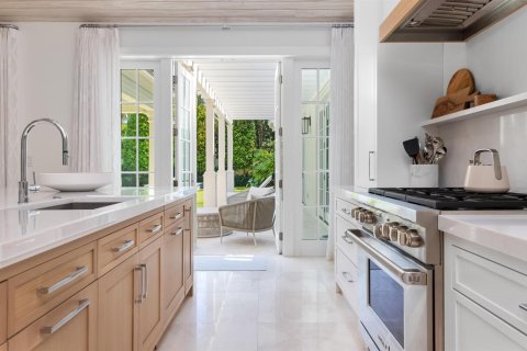 House in Palm Beach, Florida 4 bedrooms, 398.18 sq.m. № 2146356 - photo 25