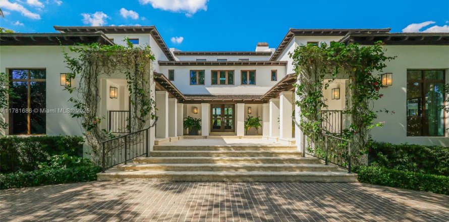 House in Coral Gables, Florida 6 bedrooms, 1221.39 sq.m. № 1698943