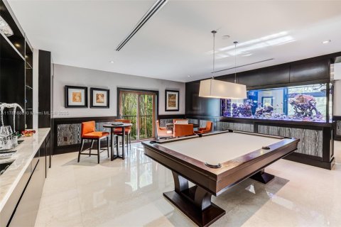House in Coral Gables, Florida 6 bedrooms, 1221.39 sq.m. № 1698943 - photo 13