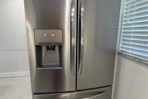 Copropriété à louer à Miami, Floride: 2 chambres, 74.69 m2 № 2179074 - photo 5
