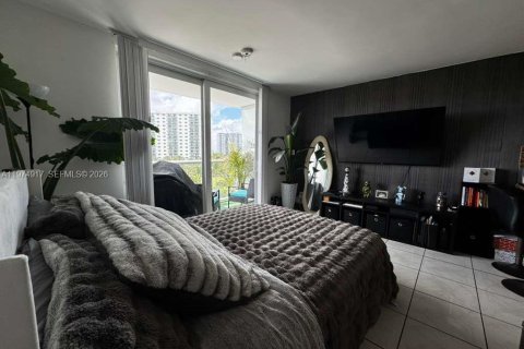 Condo in Sunny Isles Beach, Florida  № 2040194 - photo 10