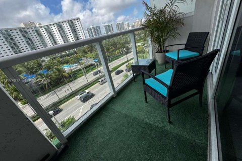 Condo in Sunny Isles Beach, Florida  № 2040194 - photo 15