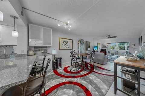 Condominio en venta en Saint Petersburg, Florida, 2 dormitorios, 100.8 m2 № 2099838 - foto 9
