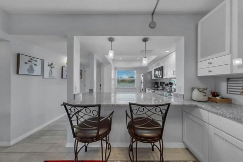 Condominio en venta en Saint Petersburg, Florida, 2 dormitorios, 100.8 m2 № 2099838 - foto 8