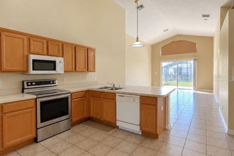 Villa ou maison à louer à Davenport, Floride: 4 chambres, 180.23 m2 № 2410572 - photo 3