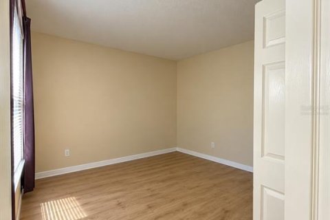 Villa ou maison à louer à Davenport, Floride: 4 chambres, 180.23 m2 № 2410572 - photo 10