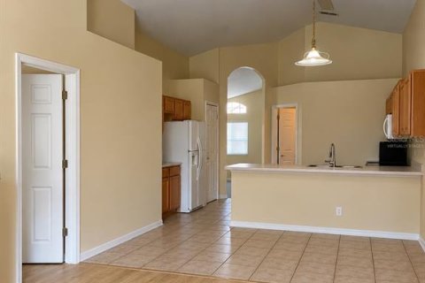 Villa ou maison à louer à Davenport, Floride: 4 chambres, 180.23 m2 № 2410572 - photo 8