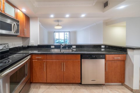 Copropriété à louer à Hollywood, Floride: 2 chambres, 119.94 m2 № 2432257 - photo 16