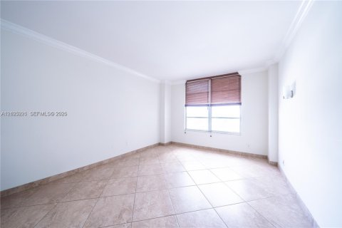 Copropriété à louer à Hollywood, Floride: 2 chambres, 119.94 m2 № 2432257 - photo 22
