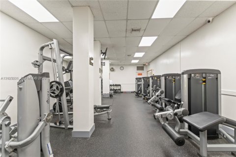 Copropriété à louer à Hollywood, Floride: 2 chambres, 119.94 m2 № 2432257 - photo 6