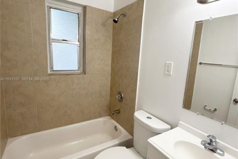 Apartamento en alquiler en Miami, Florida, 1 dormitorio, 46.45 m2 № 1991876 - foto 10