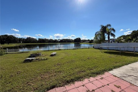 Villa ou maison à louer à Kissimmee, Floride: 3 chambres, 123.37 m2 № 2419703 - photo 19