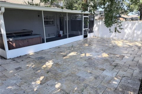 Villa ou maison à vendre à Tampa, Floride: 3 chambres, 116.96 m2 № 2430930 - photo 5