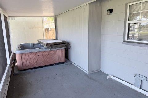 Villa ou maison à vendre à Tampa, Floride: 3 chambres, 116.96 m2 № 2430930 - photo 20