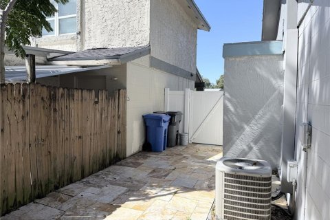 Villa ou maison à vendre à Tampa, Floride: 3 chambres, 116.96 m2 № 2430930 - photo 6