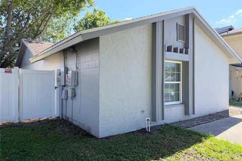 Villa ou maison à vendre à Tampa, Floride: 3 chambres, 116.96 m2 № 2430930 - photo 2