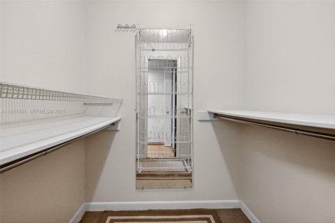 Снять в аренду кондоминиум в Майами-Бич, Флорида 2 спальни, 161м2, № 1987911 - фото 30