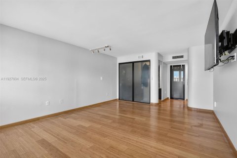 Снять в аренду кондоминиум в Майами-Бич, Флорида 2 спальни, 161м2, № 1987911 - фото 21