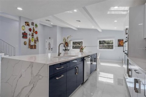 House in Eustis, Florida 6 bedrooms, 377 sq.m. № 1778564 - photo 28