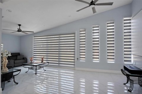 House in Eustis, Florida 6 bedrooms, 377 sq.m. № 1778564 - photo 13