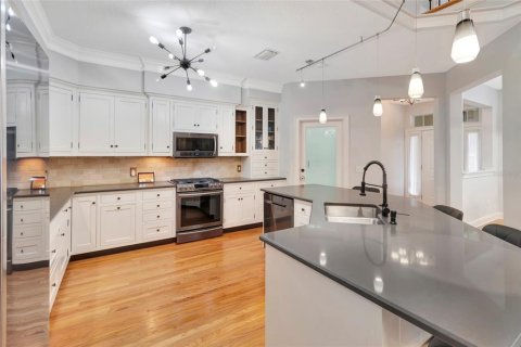Villa ou maison à louer à Eustis, Floride: 4 chambres, 340.95 m2 № 2288077 - photo 8
