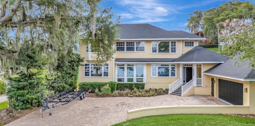 Villa ou maison à Eustis, Floride 4 chambres, 340.95 m2 № 2288077