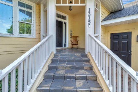 Villa ou maison à louer à Eustis, Floride: 4 chambres, 340.95 m2 № 2288077 - photo 2