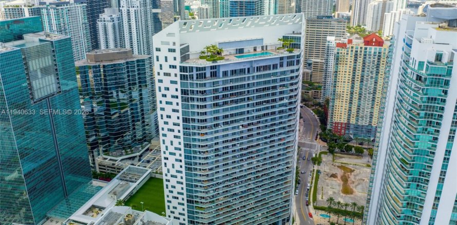 Condominio en Miami, Florida, 2 dormitorios  № 1997746