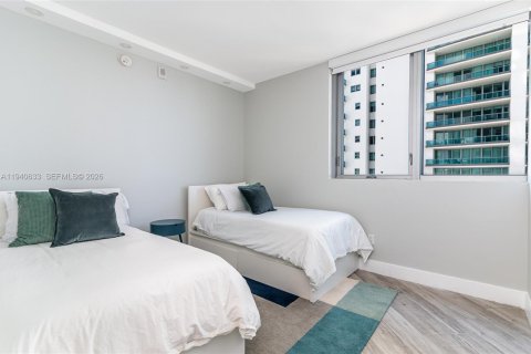 Condominio en alquiler en Miami, Florida, 2 dormitorios, 92.62 m2 № 1997746 - foto 17