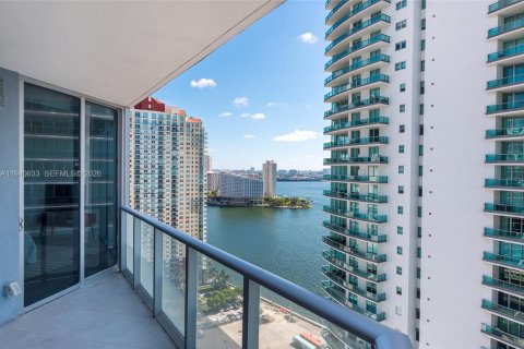 Condominio en alquiler en Miami, Florida, 2 dormitorios, 92.62 m2 № 1997746 - foto 7