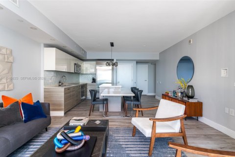 Condominio en alquiler en Miami, Florida, 2 dormitorios, 92.62 m2 № 1997746 - foto 6