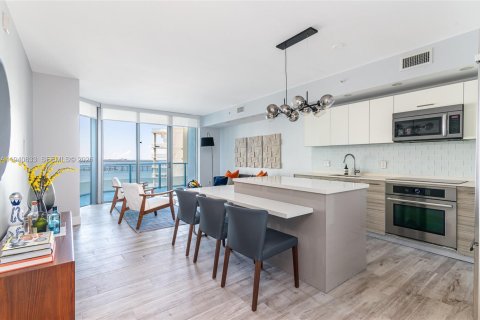 Condominio en alquiler en Miami, Florida, 2 dormitorios, 92.62 m2 № 1997746 - foto 12