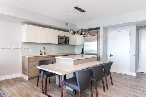 Condominio en alquiler en Miami, Florida, 2 dormitorios, 92.62 m2 № 1997746 - foto 11