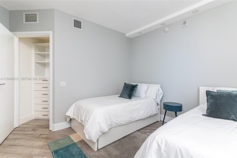 Condominio en alquiler en Miami, Florida, 2 dormitorios, 92.62 m2 № 1997746 - foto 18