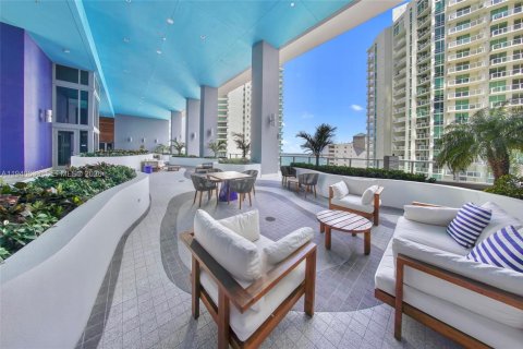 Condominio en alquiler en Miami, Florida, 2 dormitorios, 92.62 m2 № 1997746 - foto 24